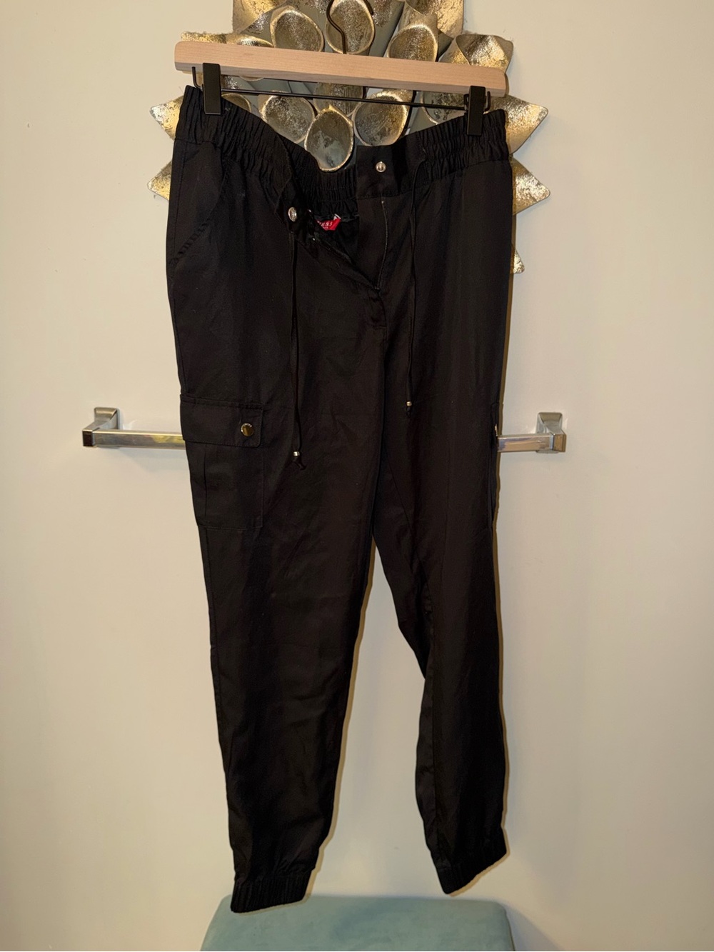 Women’s Guess Black Casual Cargo Jogger Pants NWT
